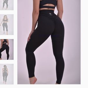 Cls sportswear scrunch butt leggings